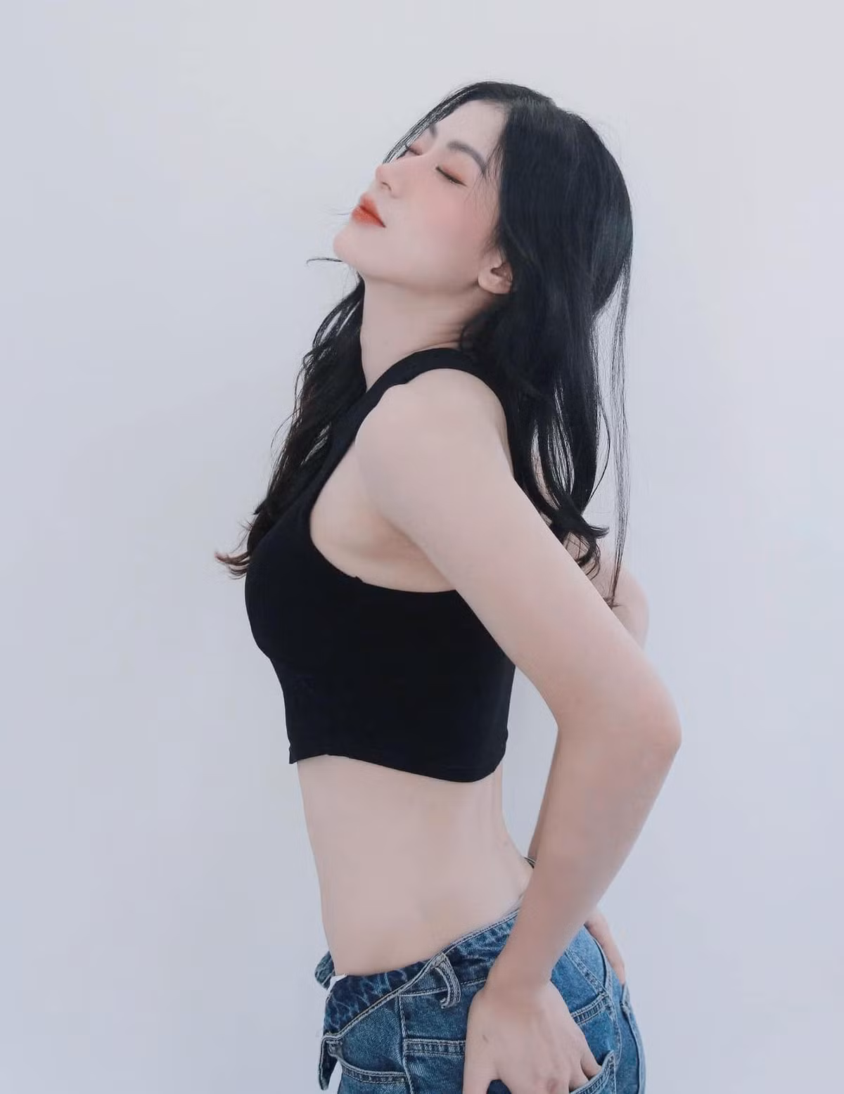 Ở các giải trong nước và quốc tế, Kiều Trinh nhiều lần giành danh hiệu Hoa khôi.