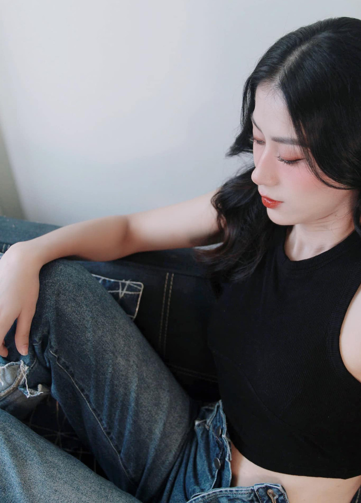 Ở phần bình luận, rất nhiều người hâm mộ của cô nàng đã để lại những bình luận khen ngợi nhan sắc, cũng như thần thái của Kiều Trinh.