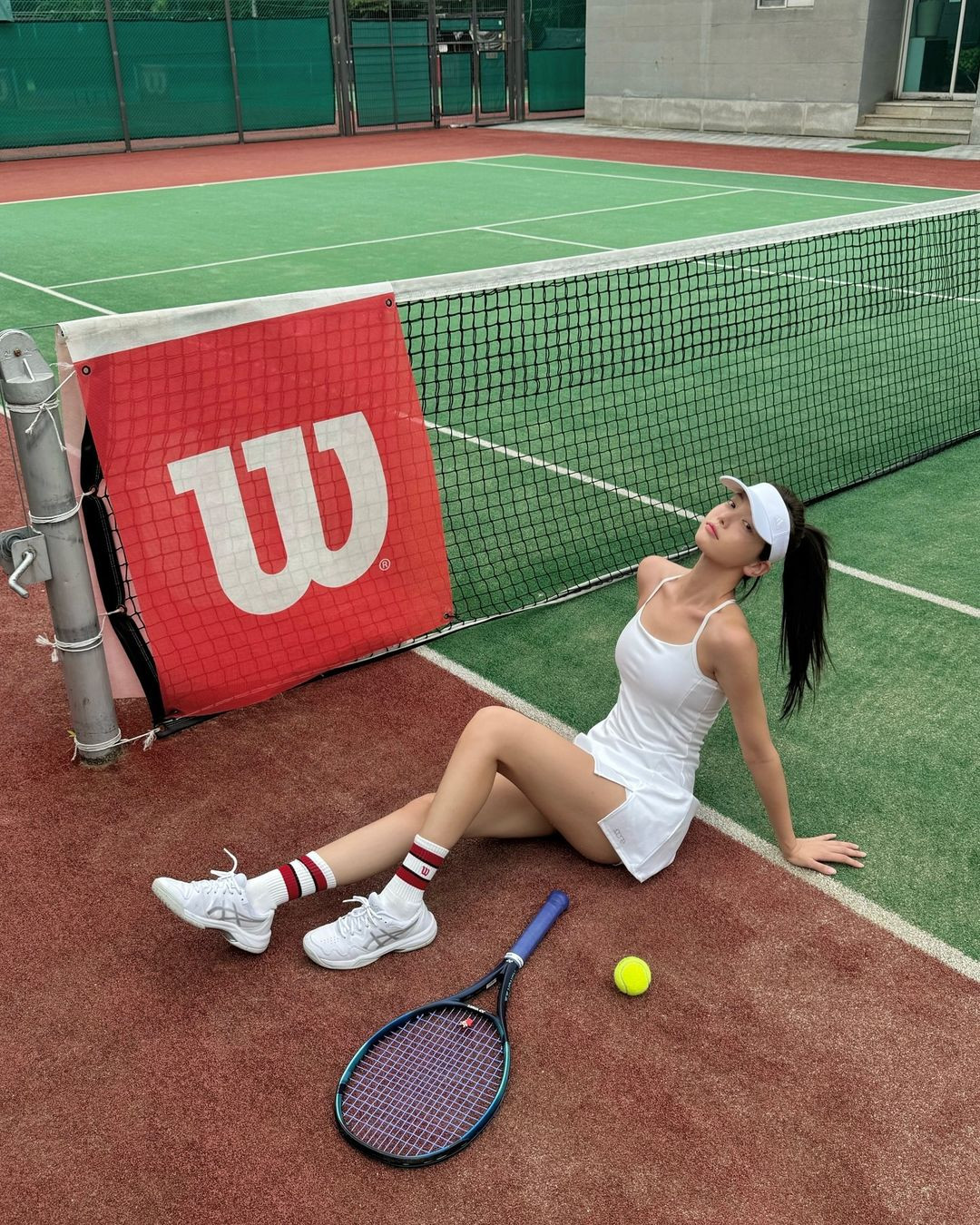 Cô nàng thường xuyên luyện tập, tham gia 1 số môn thể thao có tính vận động như tennis để giữ gìn vóc dáng.