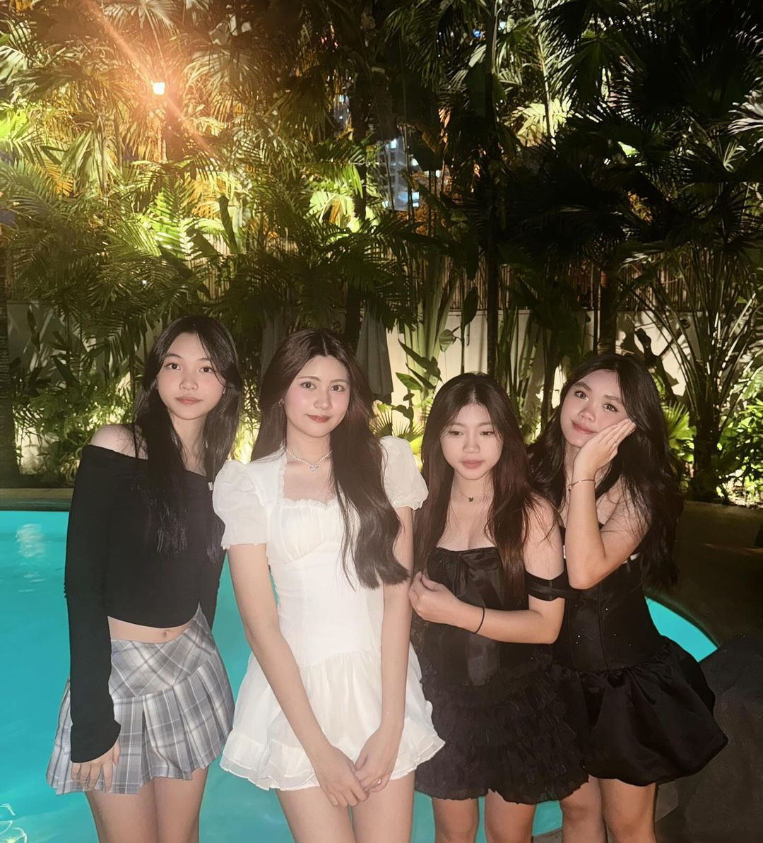 Ở độ tuổi "trăng tròn", ái nữ Quyền Linh ngày càng tỏa sáng, gây ấn tượng với đôi mắt to tròn, đường nét sắc sảo, ấn tượng.