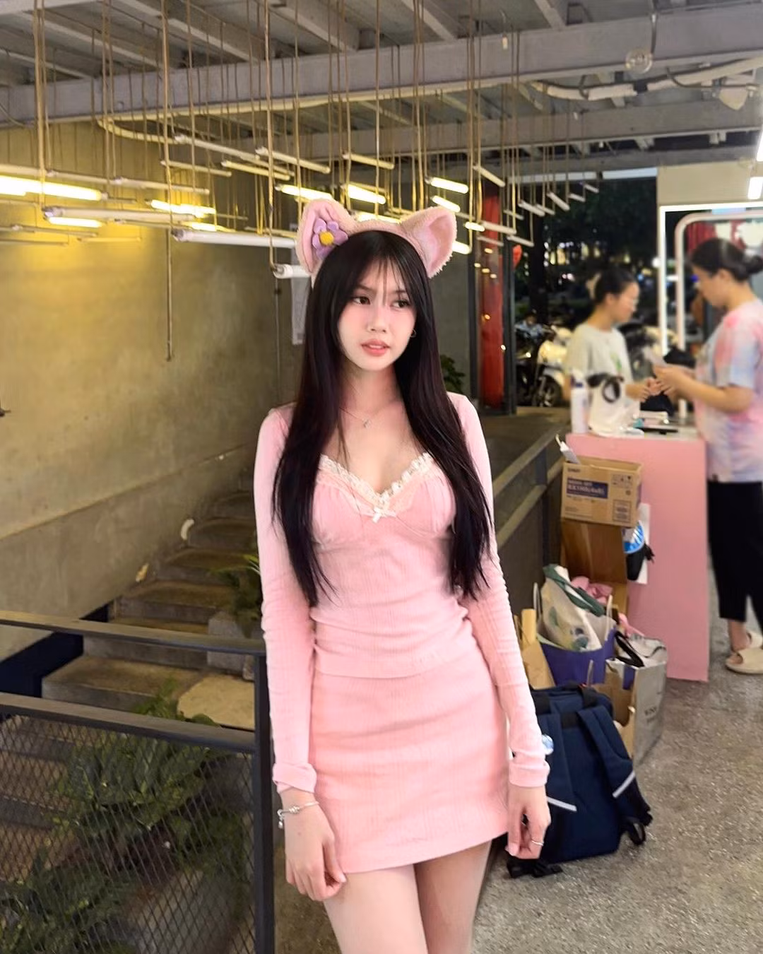 Hơn 10 năm qua, cô bé đã có sự trưởng thành trong cả ngoại hình và giọng hát.