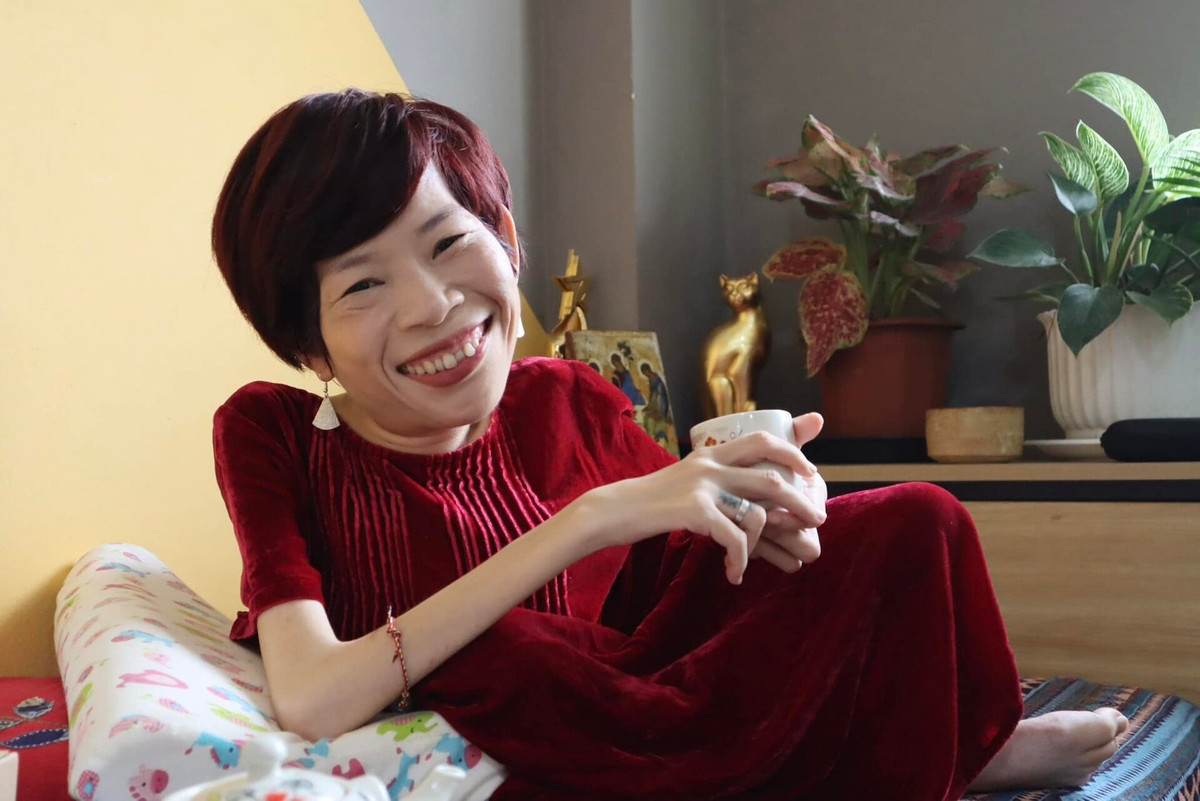 Ở thời điểm quen chị Vân, anh Neil đã ly hôn 15 năm. Lúc đó anh sống khép kín, rất ít bạn bè, niềm vui hàng ngày chỉ đơn thuần là công việc.