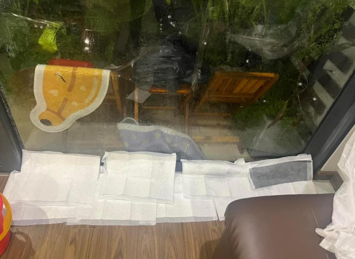 Nhiều người đã lên MXH chia sẻ lại những cách làm của gia đình mình, tận dụng mọi vật dụng có trong nhà để chống bão.