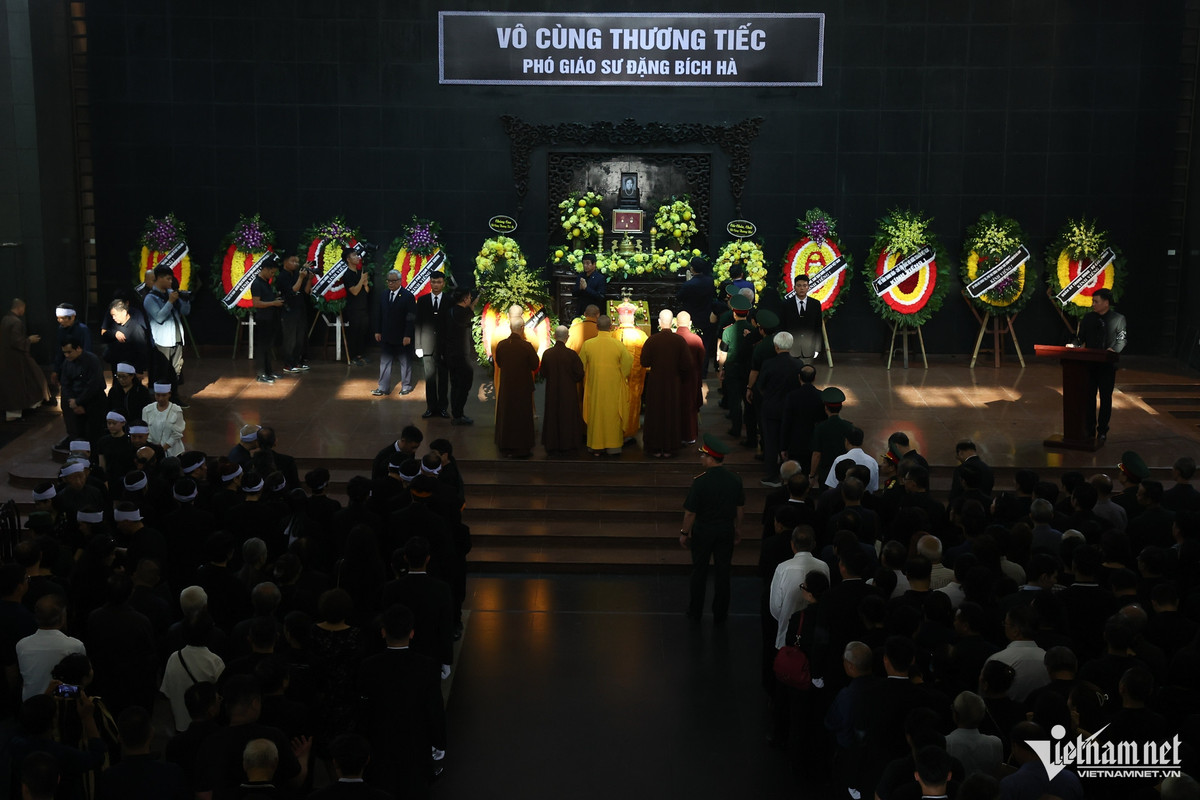 Con gái Đại tướng Võ Nguyên Giáp chia sẻ mong muốn của ba mẹ Con gai Dai tuong Vo Nguyen Giap chia se mong muon cua ba me