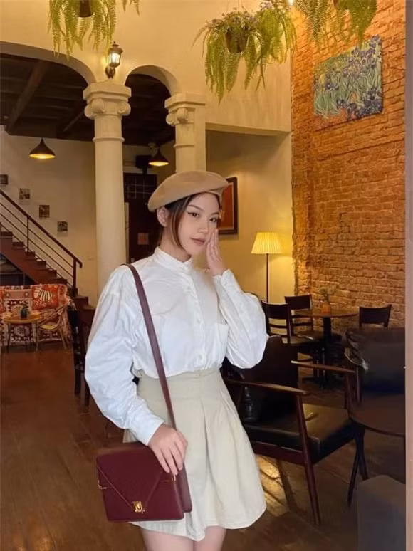 Tuy nhiên cô nàng chỉ sở hữu chiều cao 1m62, đây sẽ là rào cản nếu Ý Như có ý định tham gia các đấu trường sắc đẹp.