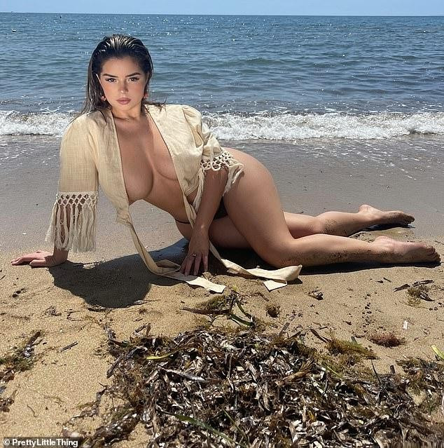 Demi cũng rất thích thể thao, đặc biệt là bóng đá. Cô là fan ruột của ĐT Anh và Ngoại hạng Anh.