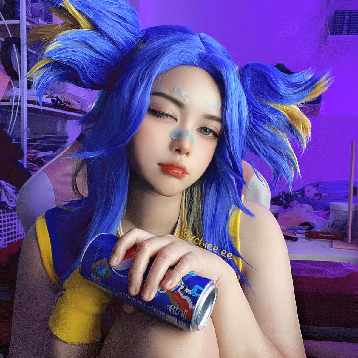 Cosplay đặc vụ Neon.