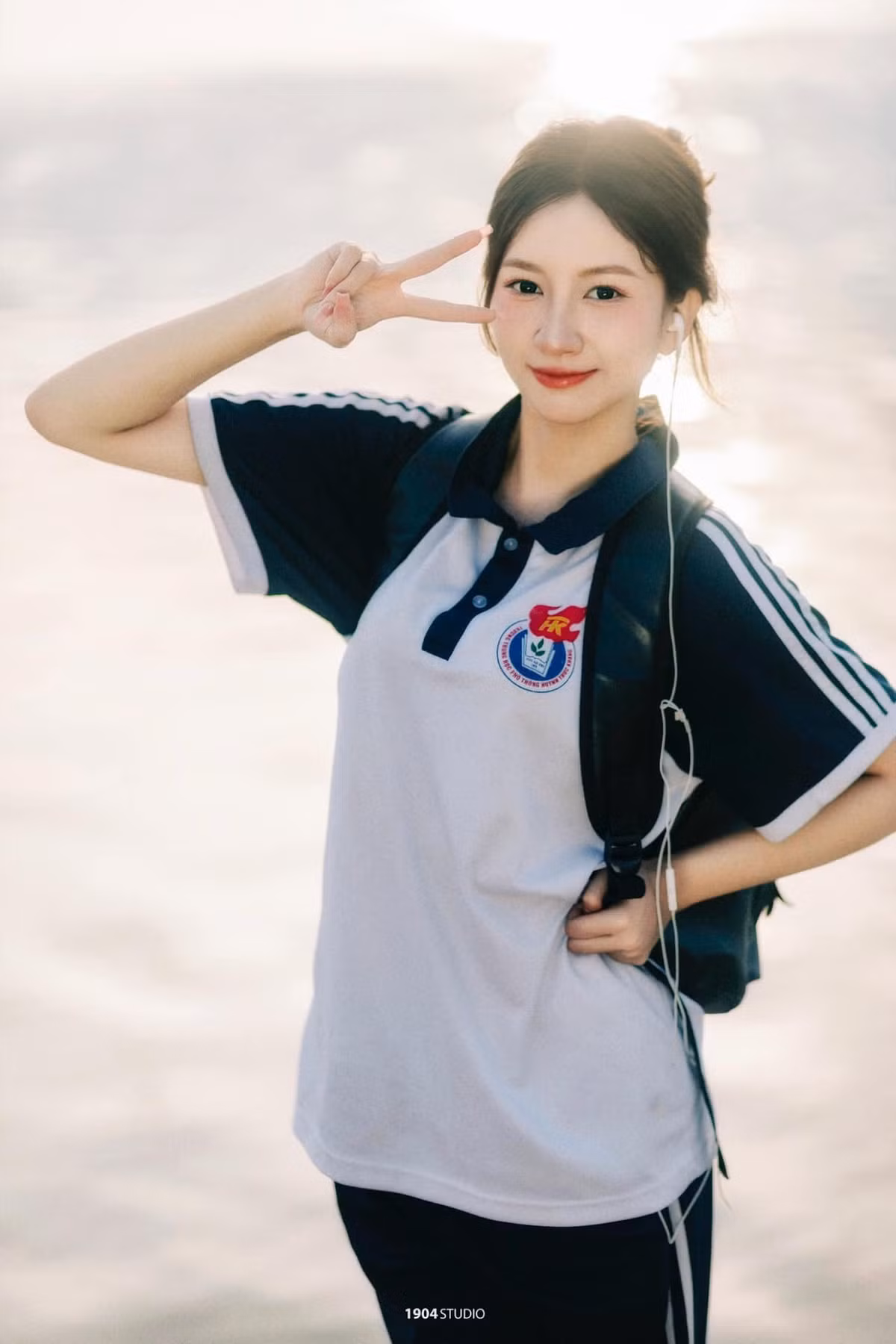 Ở tuổi 20, Ánh Tuyết sở hữu vẻ đẹp ngọt ngào, trong trẻo.