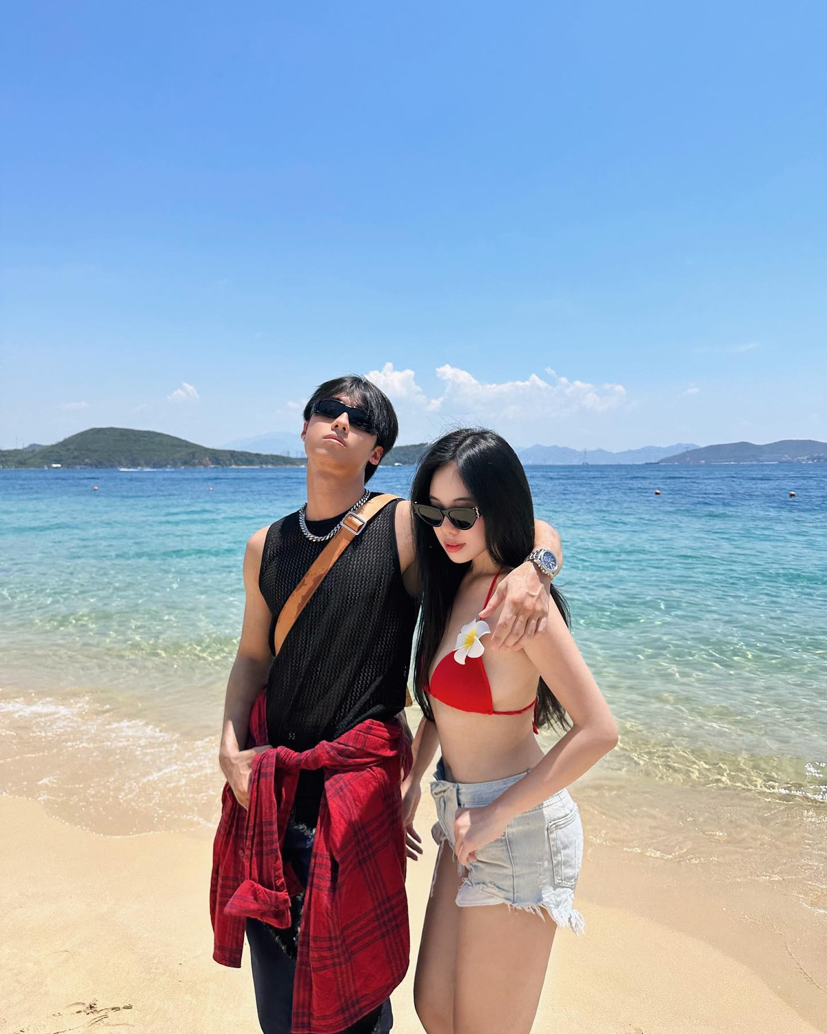 Cả 2 thường xuất hiện cạnh nhau không khác gì một cặp đôi.