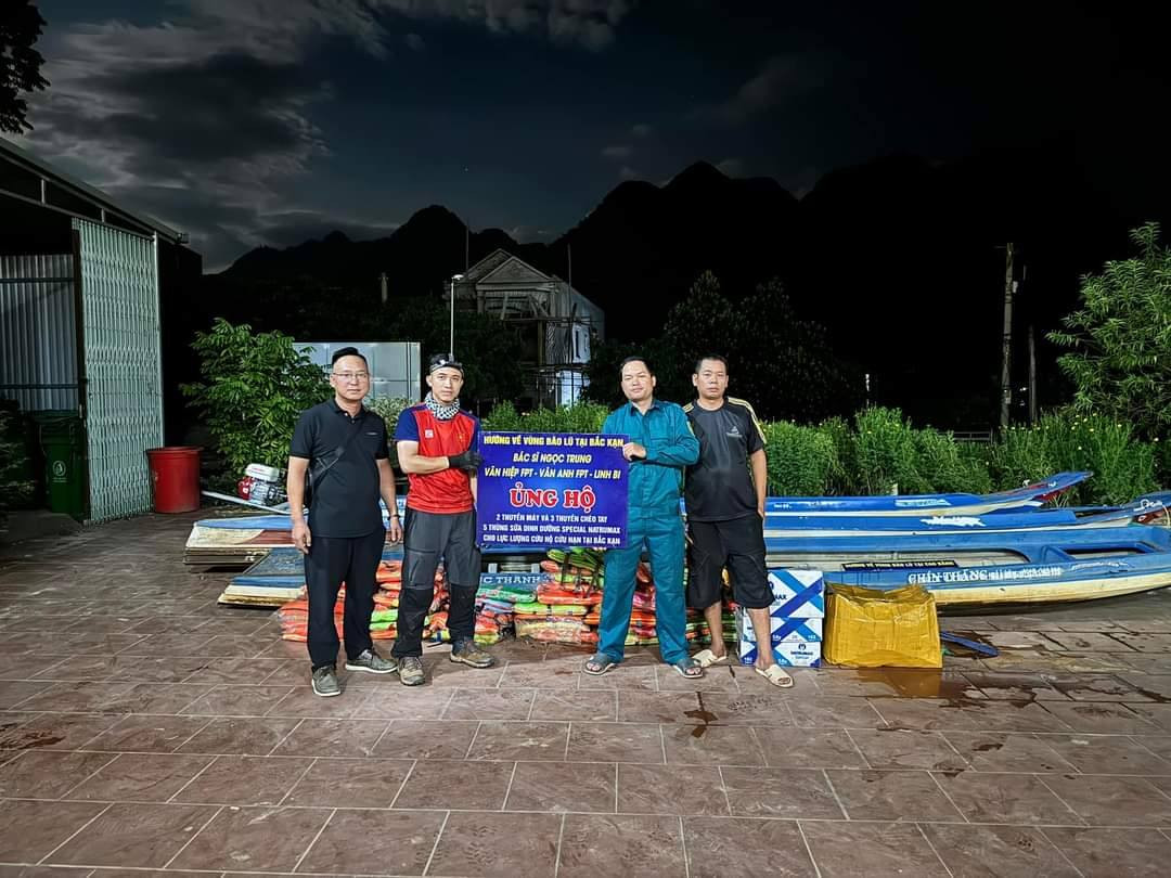 Được biết, sau khi hoàn tất việc bán xe, anh sẽ gửi toàn bộ số tiền có được tới tài khoản của Mặt trận Tổ quốc.