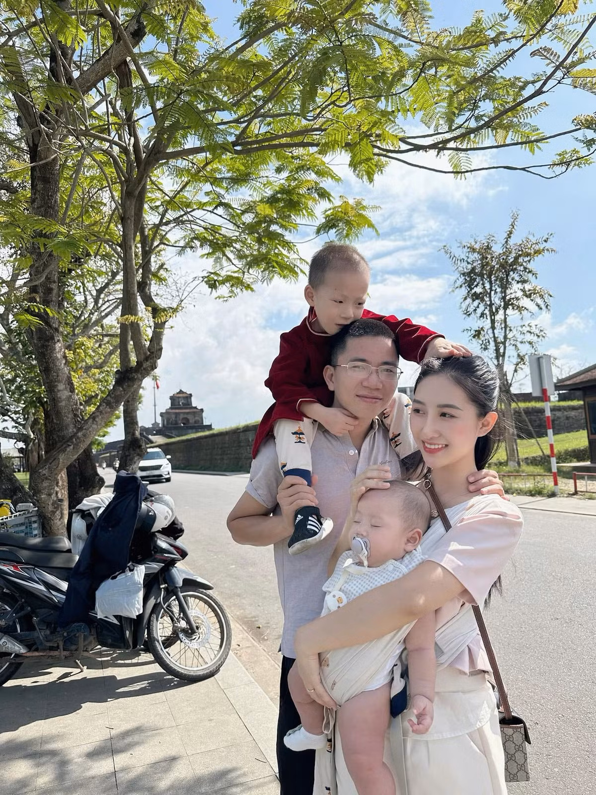 Bác sĩ Trung hiện có cuộc sống gia đình hạnh phúc, viên mãn. (Ảnh: FBNV)