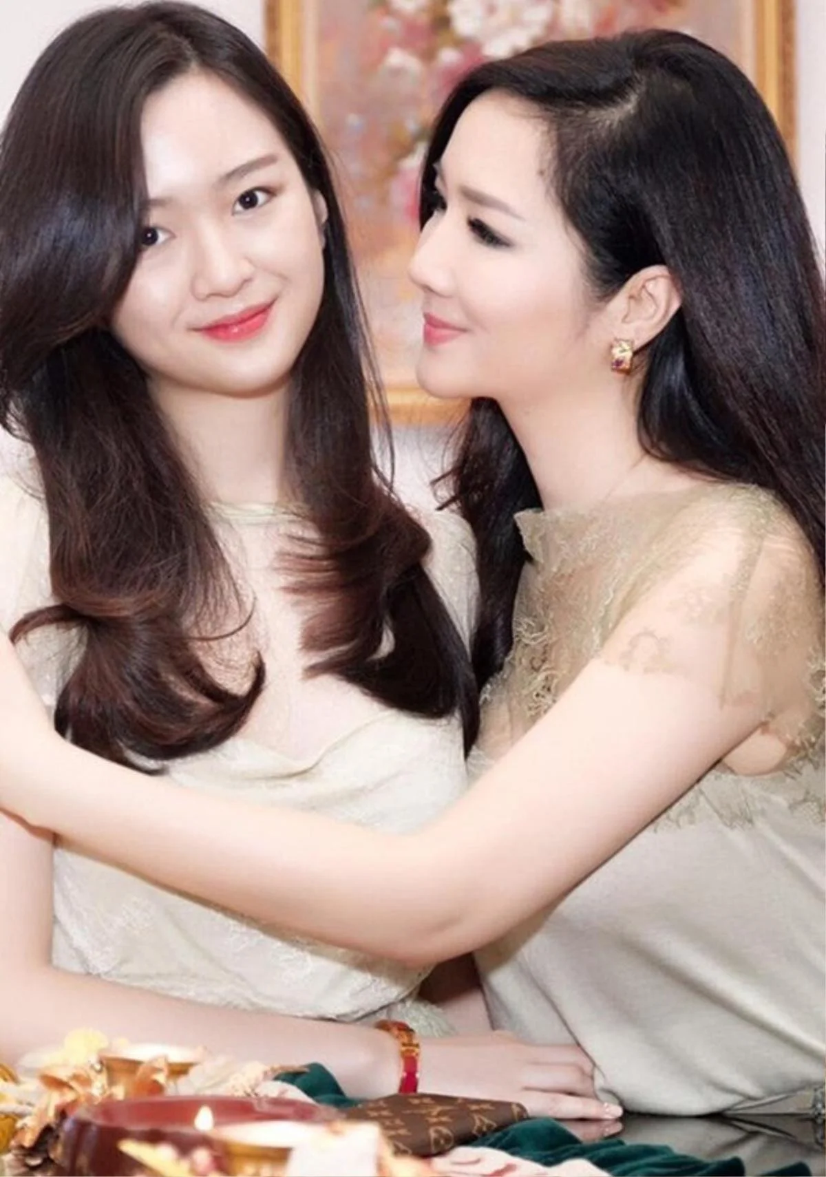 Hoa hậu Đền Hùng Giáng My từng được nhiều người mệnh danh là "đệ nhất Hoa hậu" bởi nhan sắc xinh đẹp cùng thần thái ngút ngàn vượt thời gian. Cô có thể được xem là một tượng đài nhan sắc trong dàn Hoa hậu Việt.