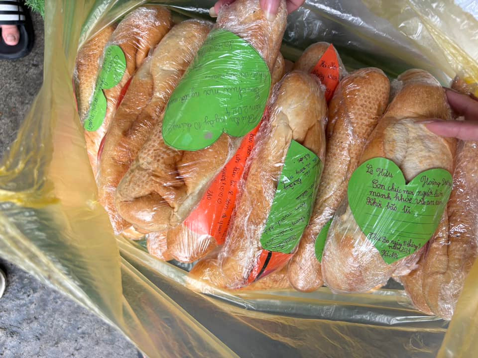 Những ngày vừa qua, một số tỉnh miền Bắc đang phải hứng chịu trận lũ lụt lịch sử, nhiều bản làng bị cuốn trôi, nhiều người đã phải bỏ mạng, nhiều người vẫn còn mắc kẹt...