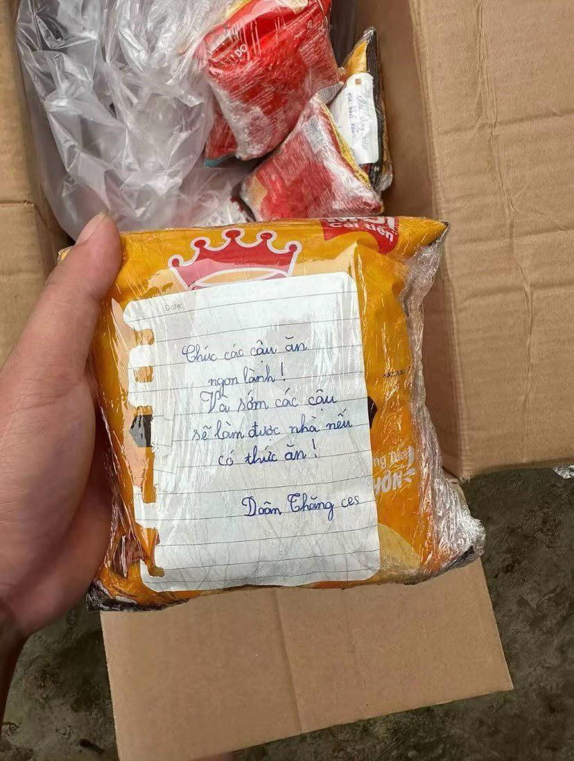 Những nét bút được nắn nót...