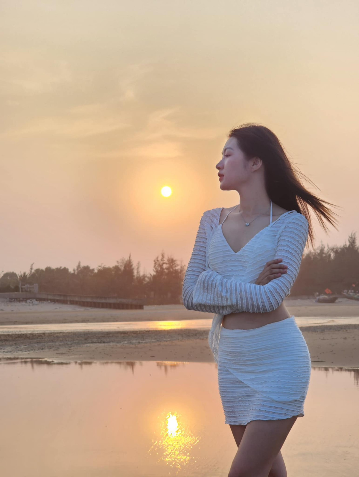 Khoản thu nhập từ làm mẫu ảnh dù không nhiều nhưng cũng đã giúp cho Thu Hiền tự chủ hơn trong tài chính, không phải phụ thuộc hoàn toàn vào gia đình.