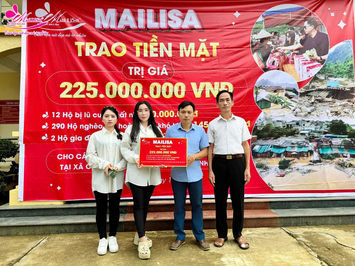Mailisa ltrong chuyến từ thiện miền Bắc, trao tận tay 225 triệu đồng tiền mặt cho bà con tại xã Châu Quế Hạ, huyện Văn Yên, tỉnh Yên Bái.