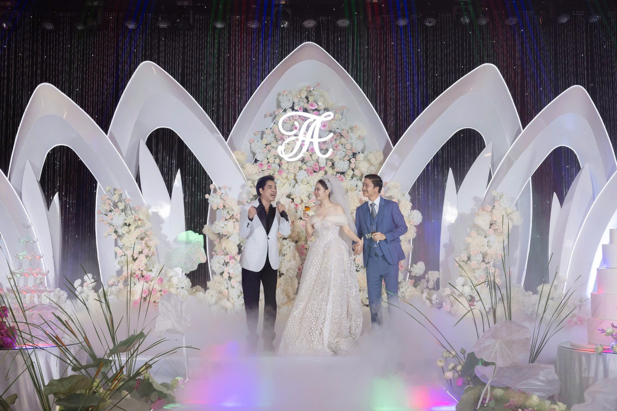 Được biết, 300 triệu đã được giao cho hai hội là Hội đồng hương Thanh Chương khu vực phía Nam và Hội Doanh nghiệp Nghệ - Tĩnh tại TPHCM nhằm cứu trợ kịp thời người dân miền Bắc ảnh hưởng thiên tai.