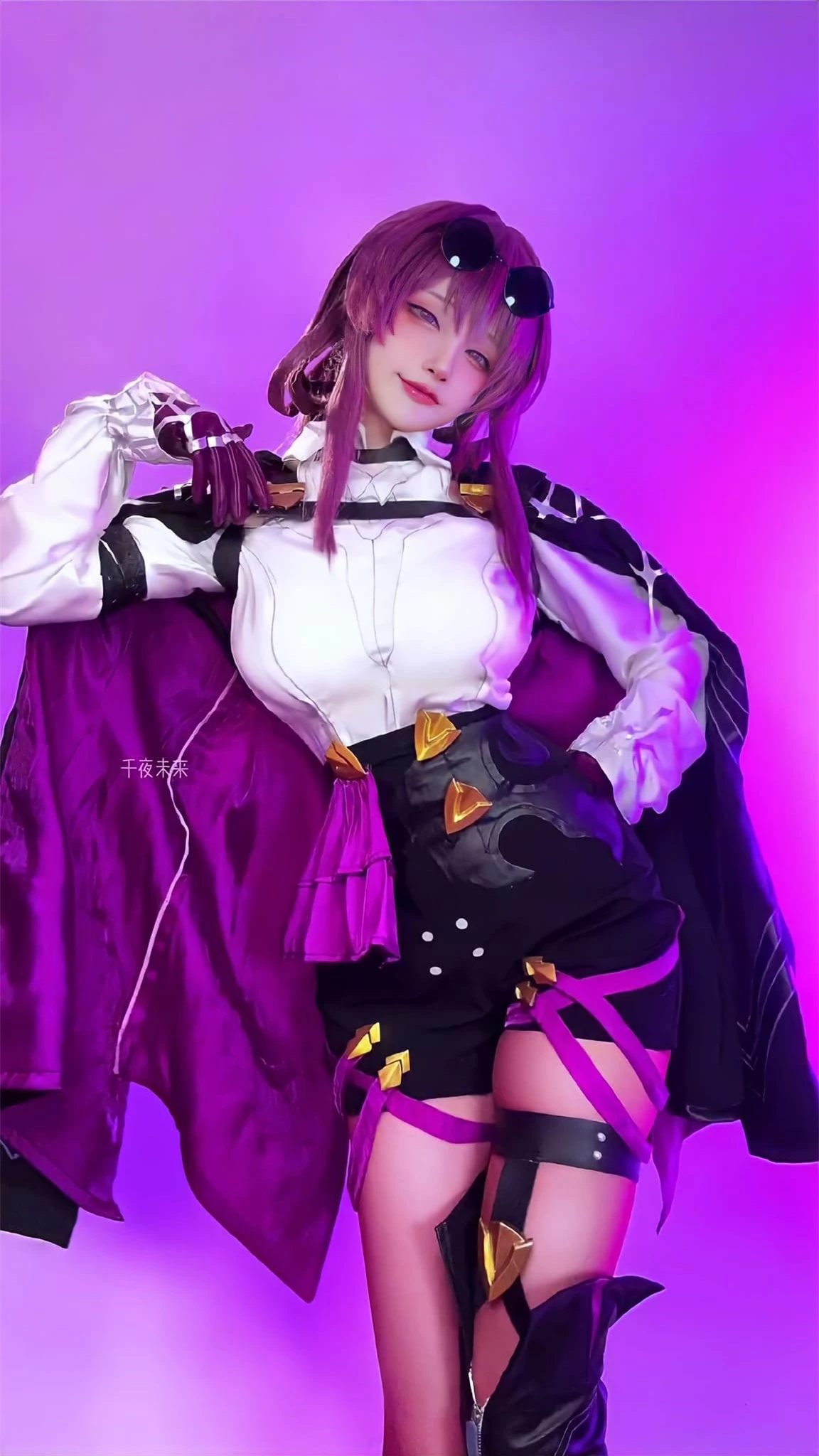 Màn cosplay xôi thịt chỉn chu đến từng chi tiết khiến nhiều fan của cô nàng cũng như fan của tựa game này nhìn không rời mắt.