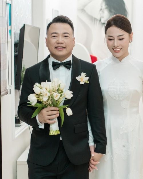 Phương Oanh và Shark Bình chính thức tổ chức lễ cưới, về chung 1 nhà vào năm 2023.