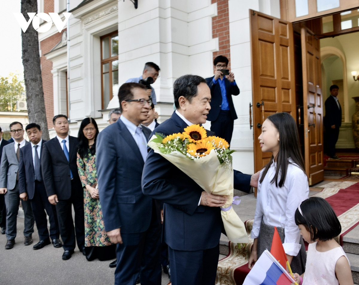 Chu tich Quoc hoi gap mat cong dong nguoi Viet tai Nga-Hinh-4