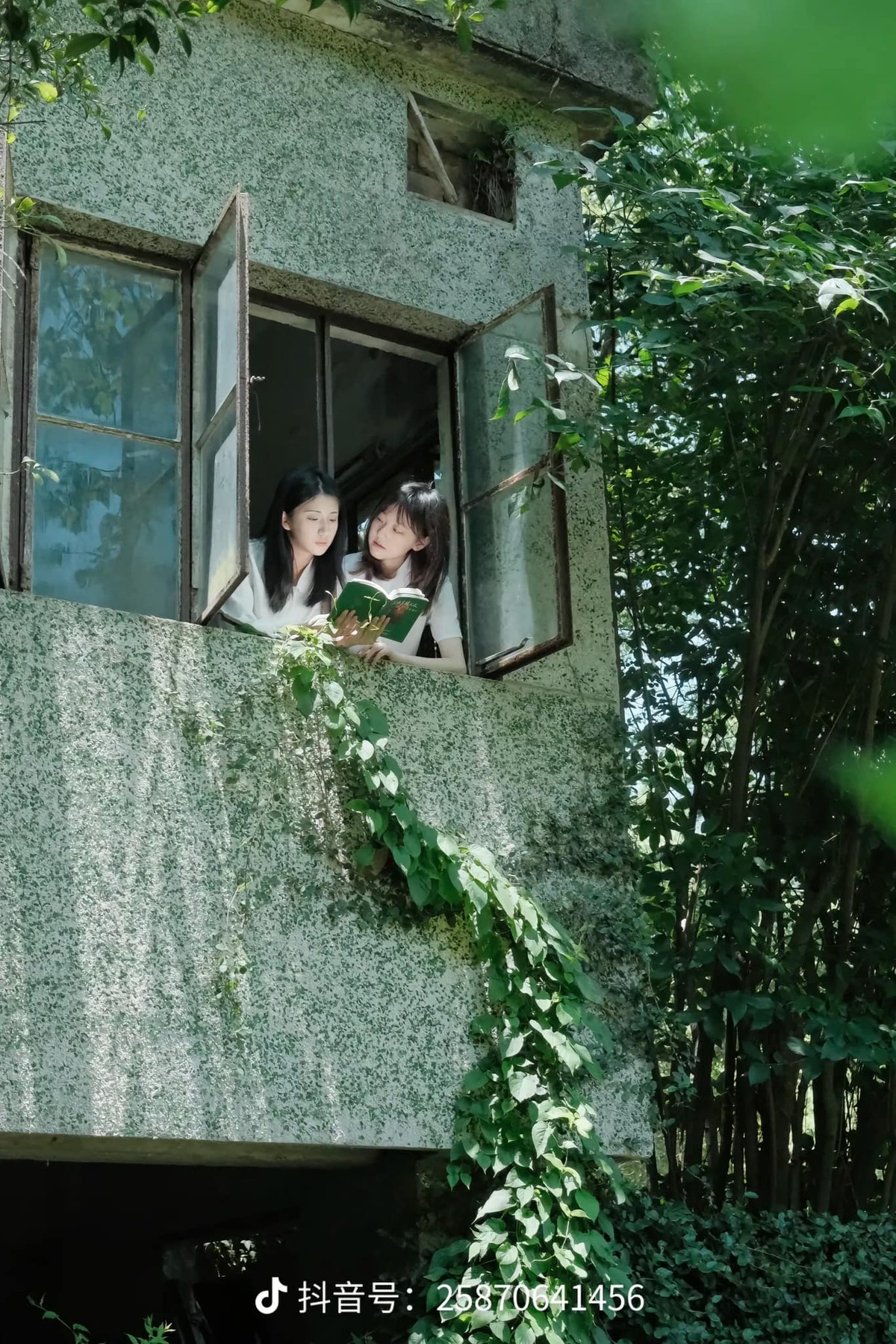 Lại có vẻ đẹp thanh xuân đến thế.