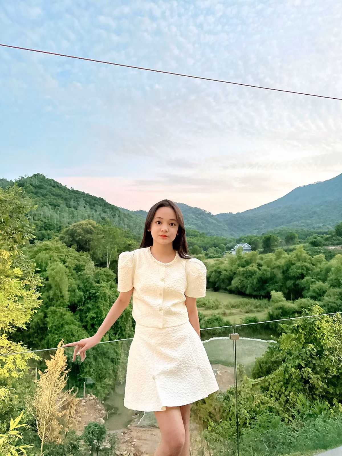 Cô bé được gia đình tạo điều kiện cho đóng phim từ nhỏ.