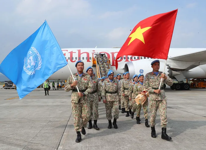 Đội Công binh số 2 đã về tới sân bay Nội Bài - Hà Nội - Hình 2 Doi Cong binh so 2 da ve toi san bay Noi Bai - Ha Noi-Hinh-2