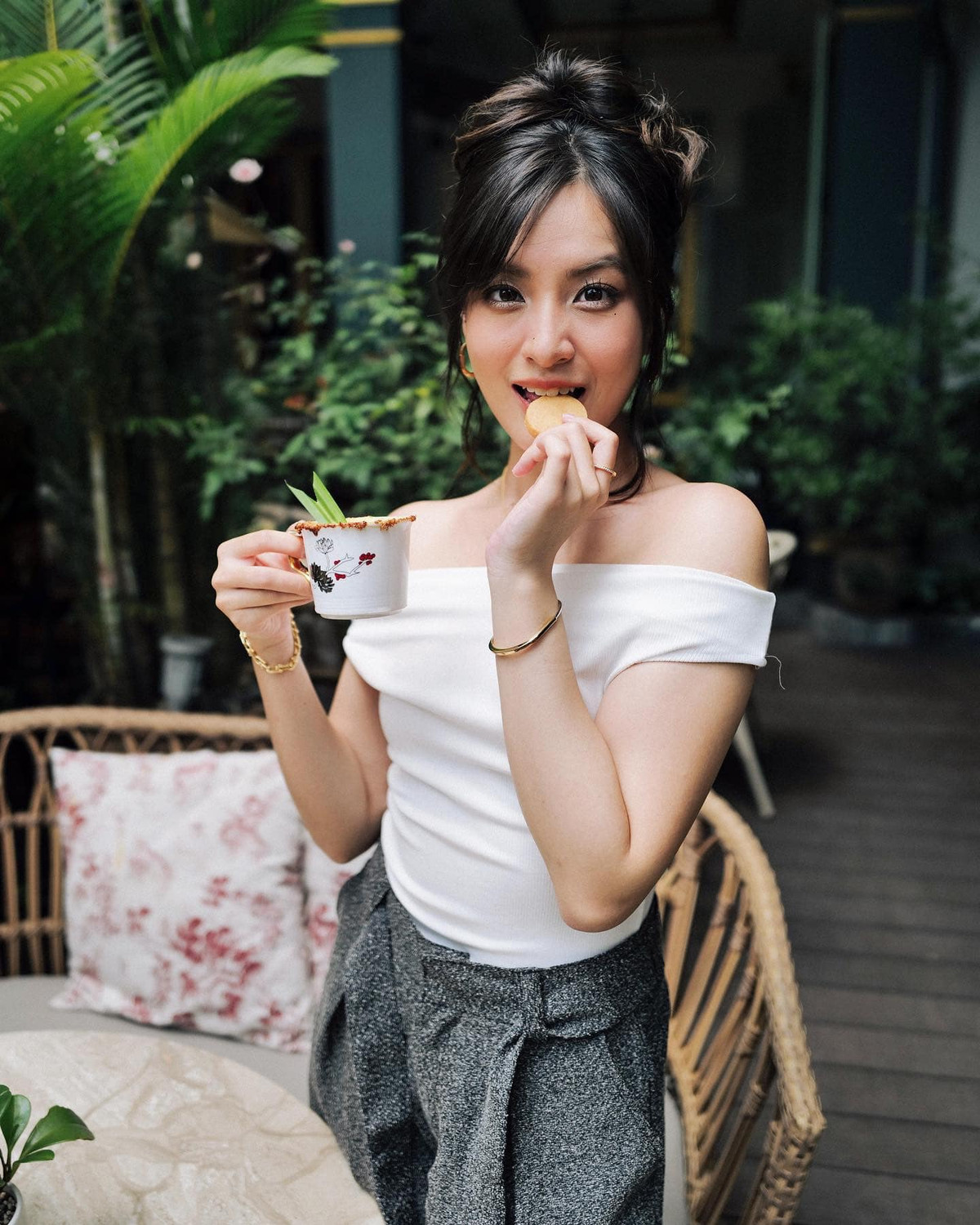 Nhiều người theo dõi vẫn ngỡ rằng cô nàng sẽ tiếp tục phát triển theo con đường học tập, hay phát triển lĩnh vực MC như một cái tên khác là Khánh Vy, thế nhưng Thảo Tâm đã bén duyên với nghiệp diễn và trở thành 1 diễn viên với nhiều vai ấn tượng.