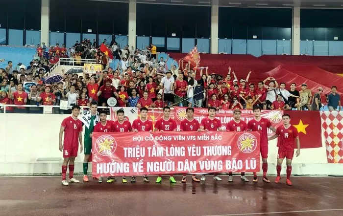 Trước khi trận đấu giữa tuyển Việt Nam và Thái Lan diễn ra vào tối 10-9 trên sân Mỹ Đình, ban tổ chức trận đấu đã tiến hành một phút mặc niệm dành cho những nạn nhân không may mắn sau cơn bão. Tuyển Việt Nam và Liên đoàn Bóng đá Việt Nam (VFF) cũng nhanh chóng huy động được số tiền 400 triệu đồng để chuyển cho Ủy ban Trung ương Mặt trận Tổ quốc Việt Nam nhằm giúp các địa phương đang chịu thiệt hại nặng nề sau cơn bão lũ.