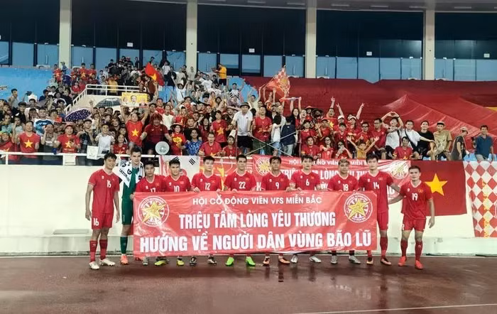 Trước khi trận đấu giữa tuyển Việt Nam và Thái Lan diễn ra vào tối 10-9 trên sân Mỹ Đình, ban tổ chức trận đấu đã tiến hành một phút mặc niệm dành cho những nạn nhân không may mắn sau cơn bão. Tuyển Việt Nam và Liên đoàn Bóng đá Việt Nam (VFF) cũng nhanh chóng huy động được số tiền 400 triệu đồng để chuyển cho Ủy ban Trung ương Mặt trận Tổ quốc Việt Nam nhằm giúp các địa phương đang chịu thiệt hại nặng nề sau cơn bão lũ.