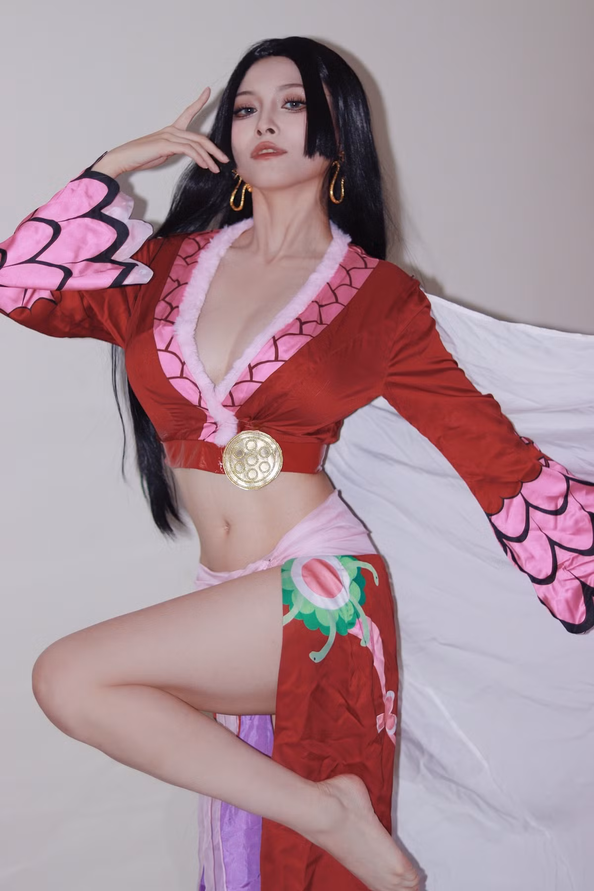 Trước màn cospay thành tướng Ahri, cô nàng cũng nổi tiếng với nhiều màn cosplay khác khiến nhiều người mê mẩn.
