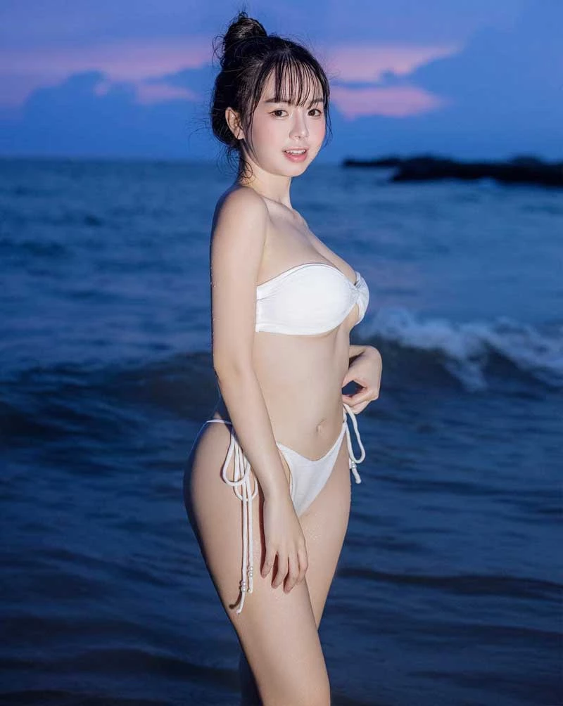 Hình ảnh của Quỳnh Giang thường xuyên được đăng tải trên một số diễn đàn gái xinh khiến nhiều người không khỏi xuýt xoa.