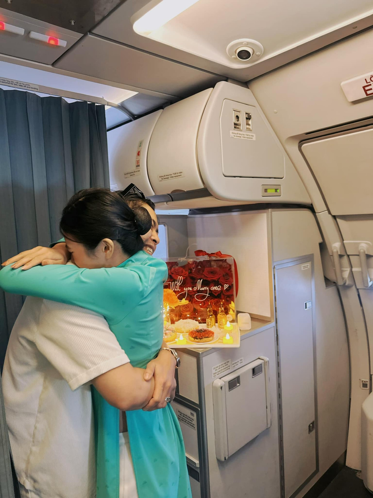 Cặp đôi đã ở bên nhau 10 năm và học chung từ lớp 8 đến lớp 12.