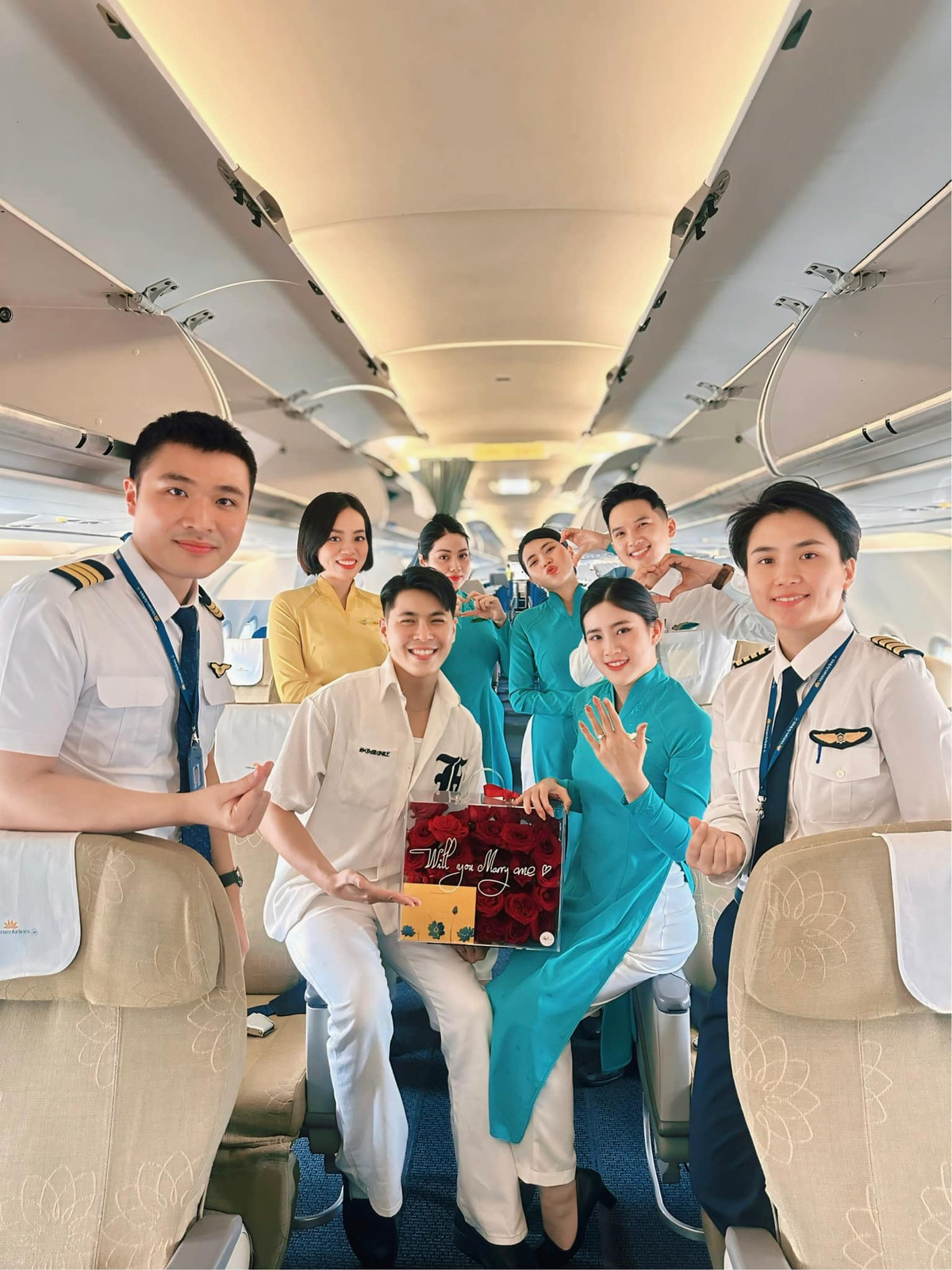 Được biết, sự kiện diễn ra rất nhanh chóng trong vòng hơn một phút và không mất quá nhiều thời gian của mọi người.