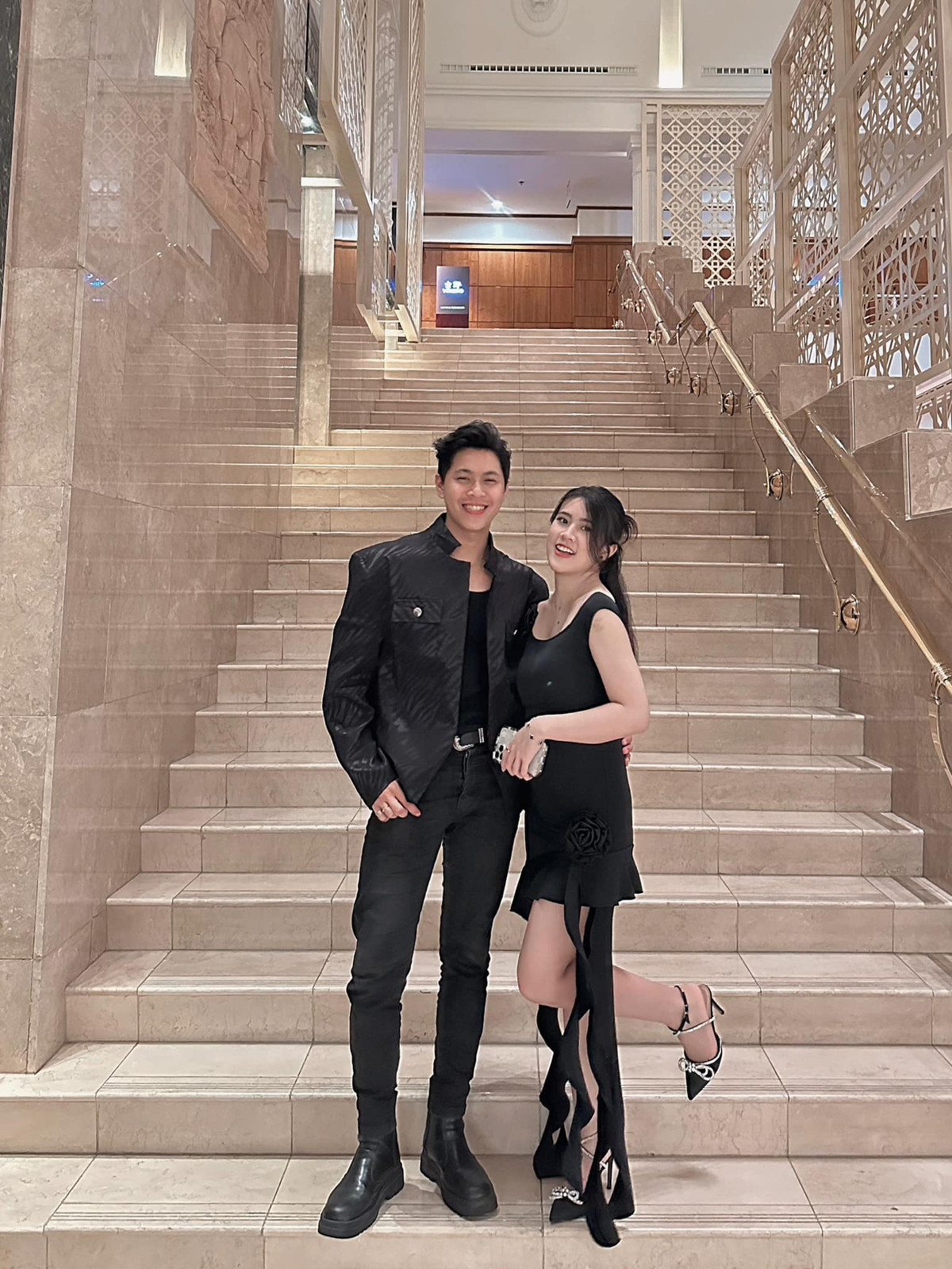 Cặp đôi sẽ tổ chức lễ đính hôn tại Đà Nẵng vào cuối tháng 9 này. (Ảnh: FBNV)