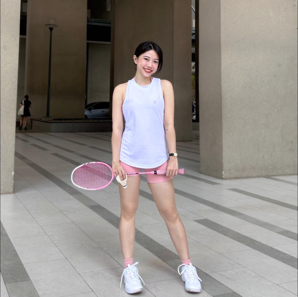 Cô nàng rất yêu thích các môn thể thao có tính vận động như cầu lông.