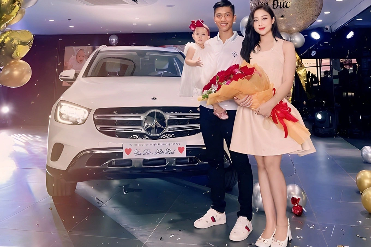 Sau 4 năm kết hôn, cặp đôi hiện có cuộc sống viên mãn, gia đình cũng đón thêm 2 thiên thần nhỏ.