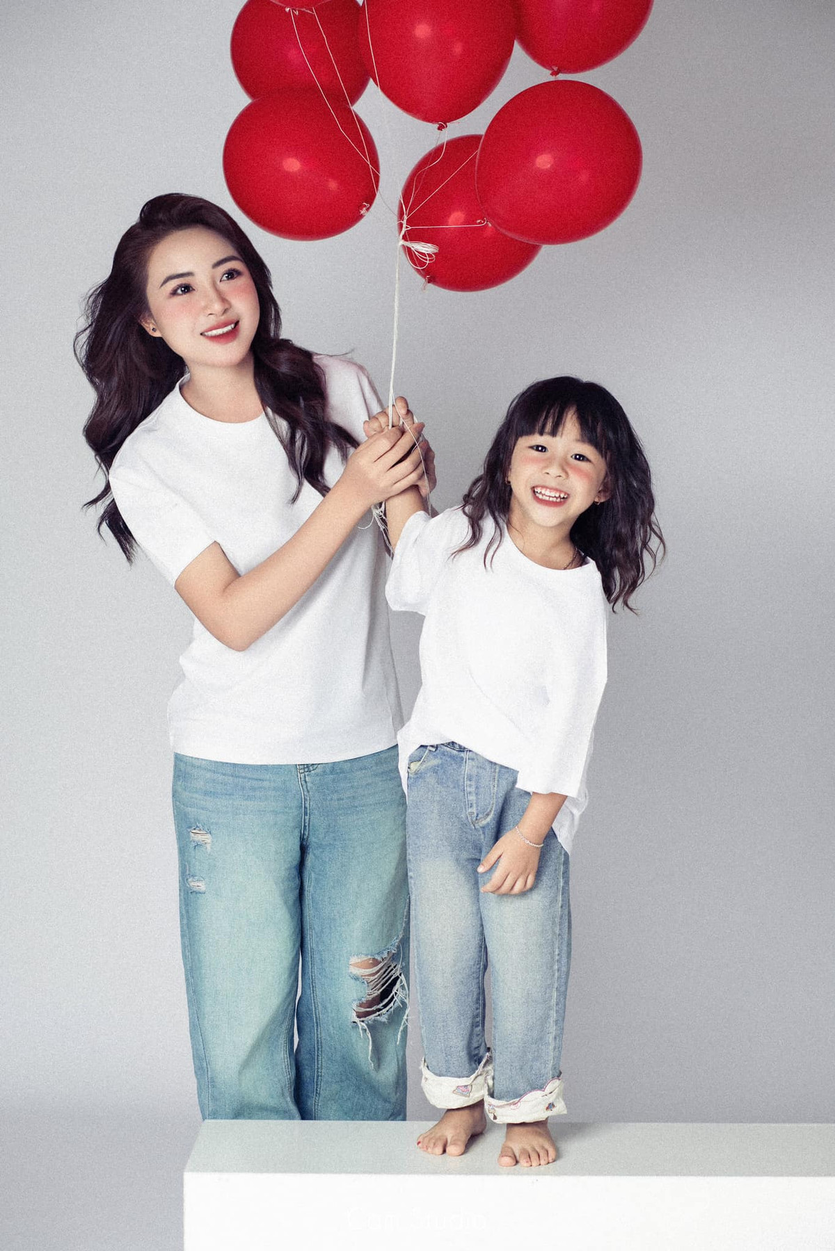 Võ Nhật Linh gây chú ý khi sở hữu cuộc sống sang chảnh, sự nghiệp kinh doanh thành công và được chồng yêu thương, chiều chuộng.