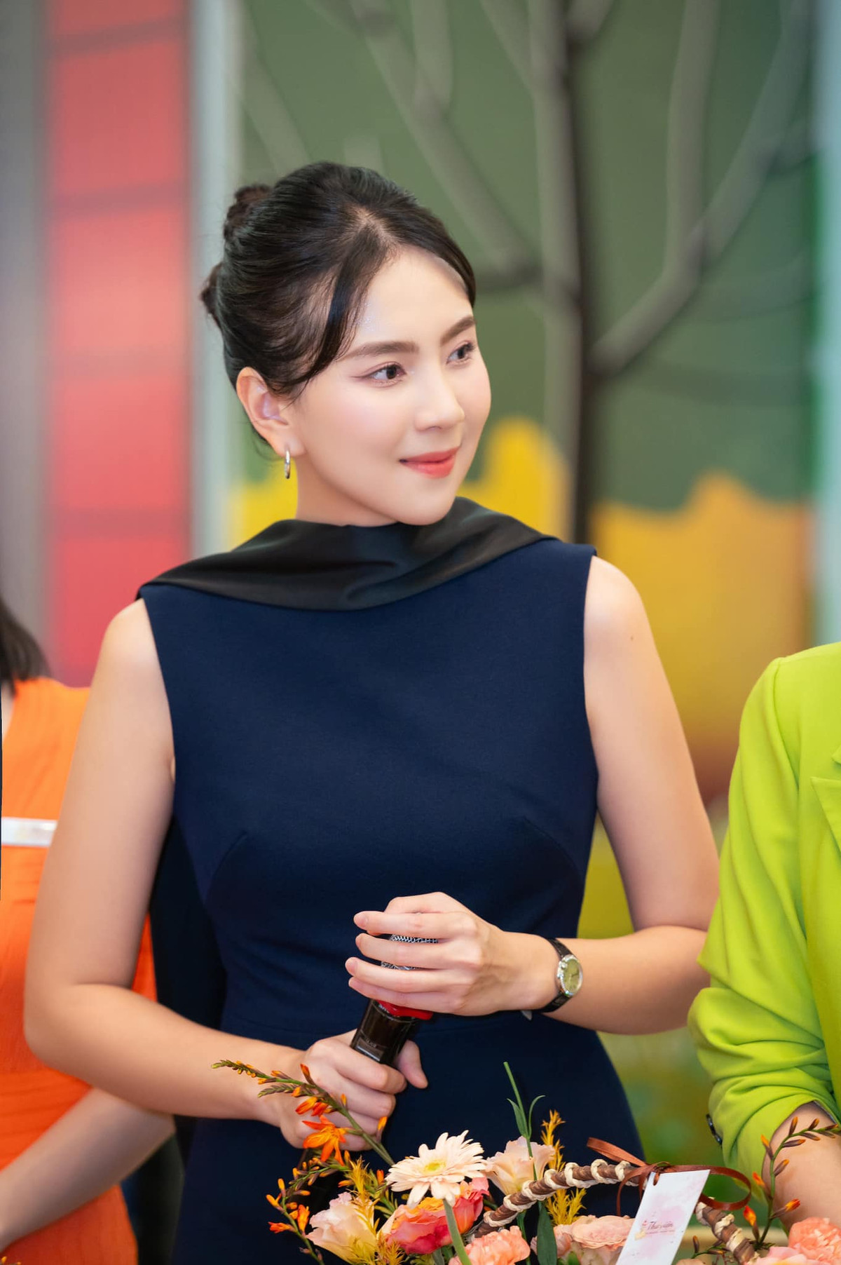 Sau khi ly hôn hòa bình, nữ MC tập trung vào sự nghiệp của bản thân. Cô nàng thường xuyên cập nhật hình ảnh tham dự các sự kiện,...