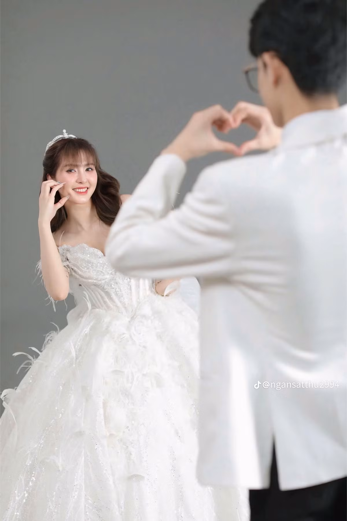 Nhan sắc Ngân Sát Thủ trong bộ ảnh cưới nhận về nhiều lời khen ngợi. (Ảnh: Ngân Huỳnh)