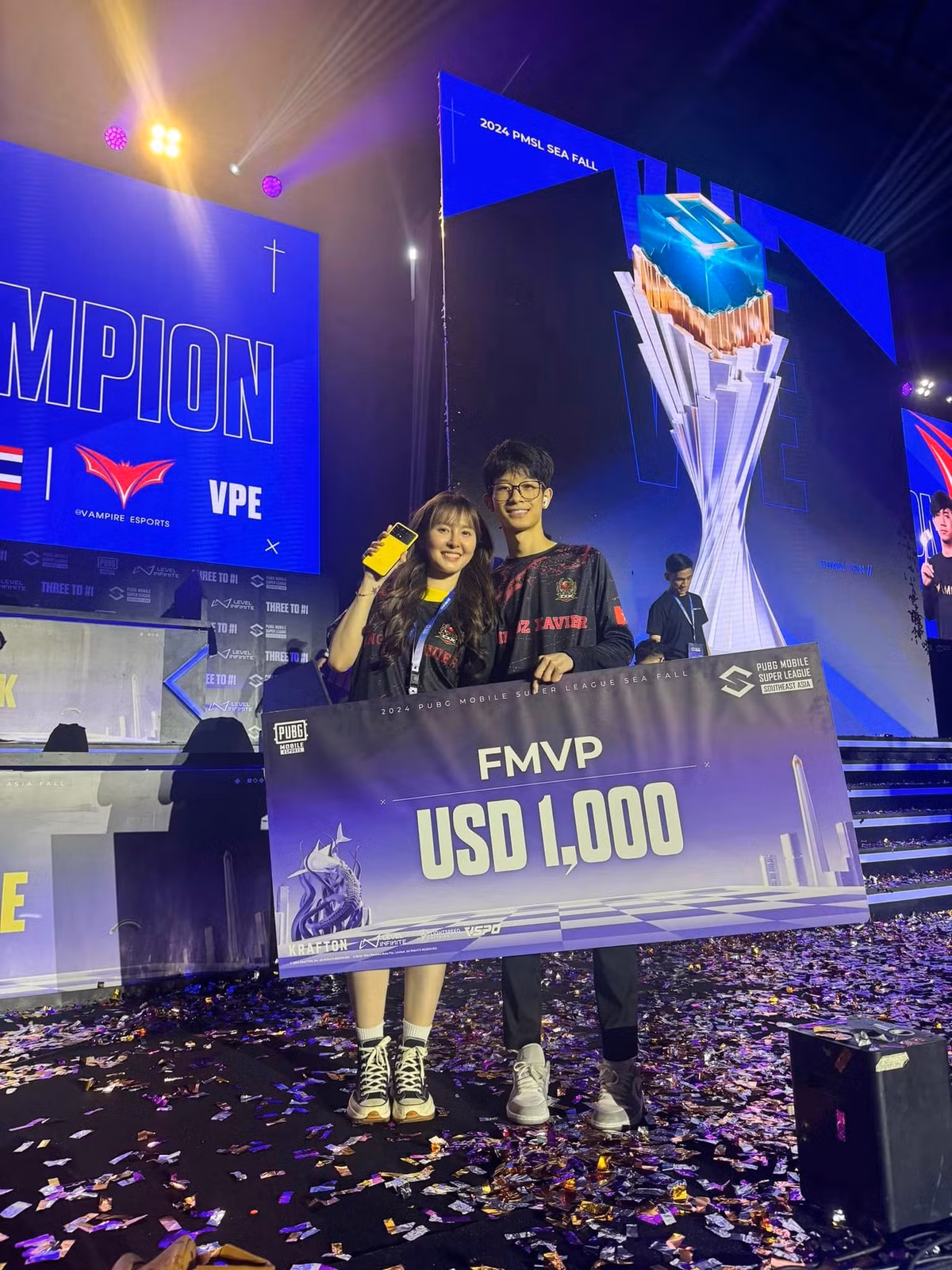 Cách đây ít ngày, Ngân Sát Thủ đã có mặt tại Indonesia để cổ vũ tinh thần chồng sắp cưới cũng như tuyển PUBG Việt Nam trong Vòng Finals 2024 PMSL SEA Fall. (Ảnh: Ngân Huỳnh)