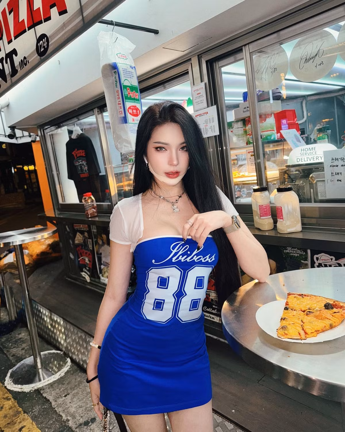 Body như tạc của Janet có được là do trời phú, song người đẹp vẫn tích cực ăn kiêng, luyện tập để duy trì vẻ ngoài tươi trẻ. (Ảnh: FBNV)