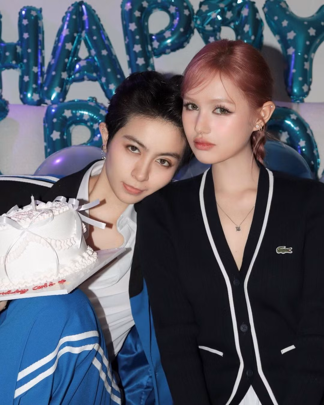 Chỉ sau 2 tháng ly hôn, việc hot girl sinh năm 2002 có mối quan hệ mới khiến cõi mạng dậy sóng, netizen liên tục đẩy thuyền Xoài Non và Gil Lê.