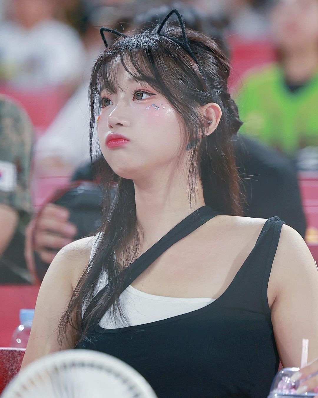 Những biểu cảm của cô nàng cũng hết sức dễ thương.