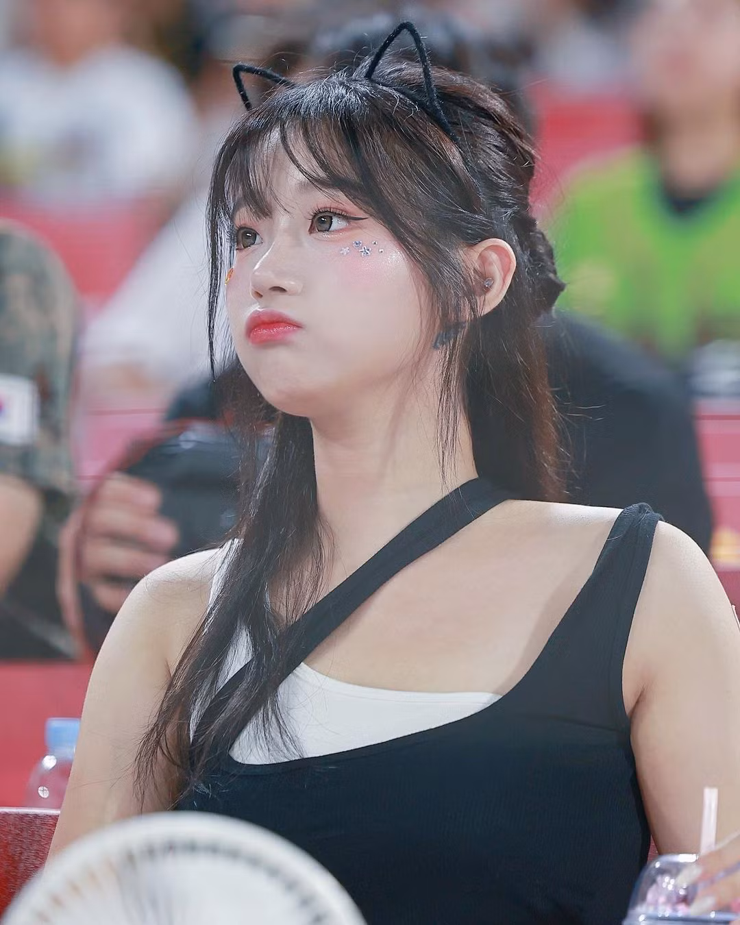 Những biểu cảm của cô nàng cũng hết sức dễ thương.