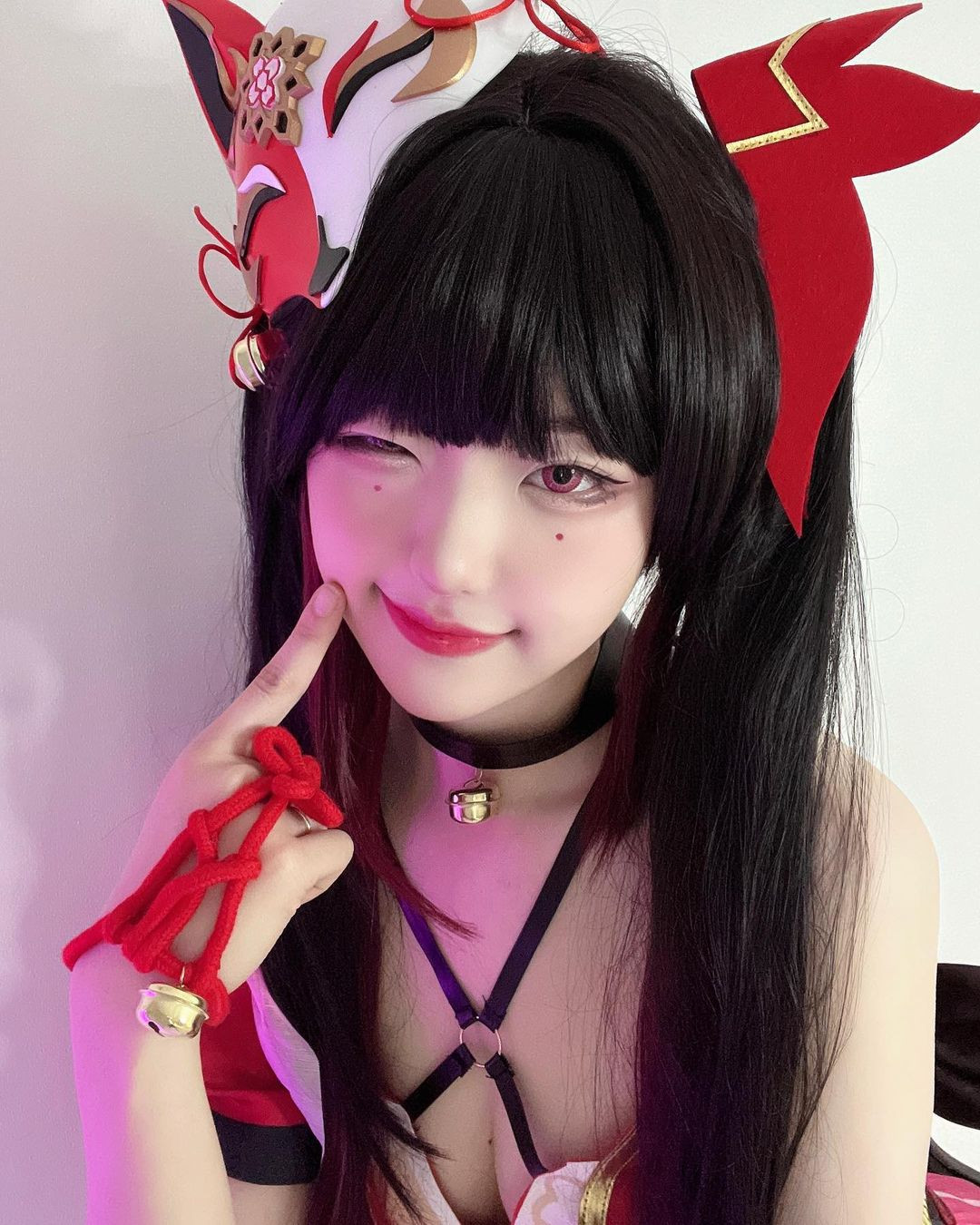 Cô cũng là nhà sáng tạo nội dung trên YouTube và một số nền tảng mạng xã hội.