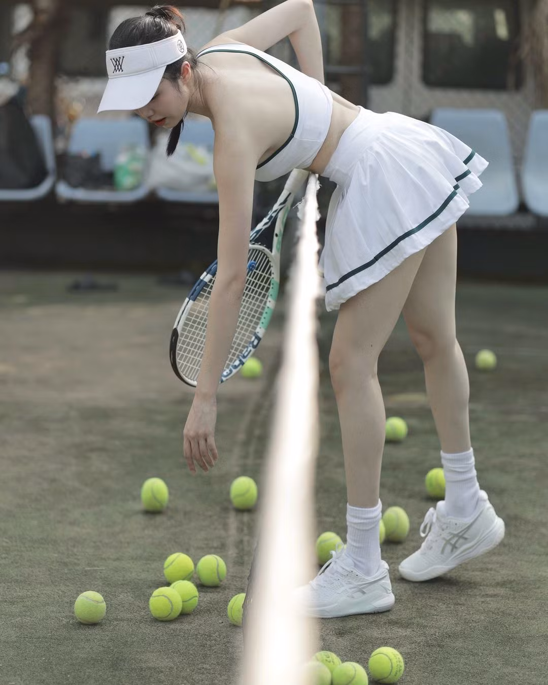 Dù chơi thể thao, cô nàng vẫn rất chỉn chu về ngoại hình và cách ăn mặc,