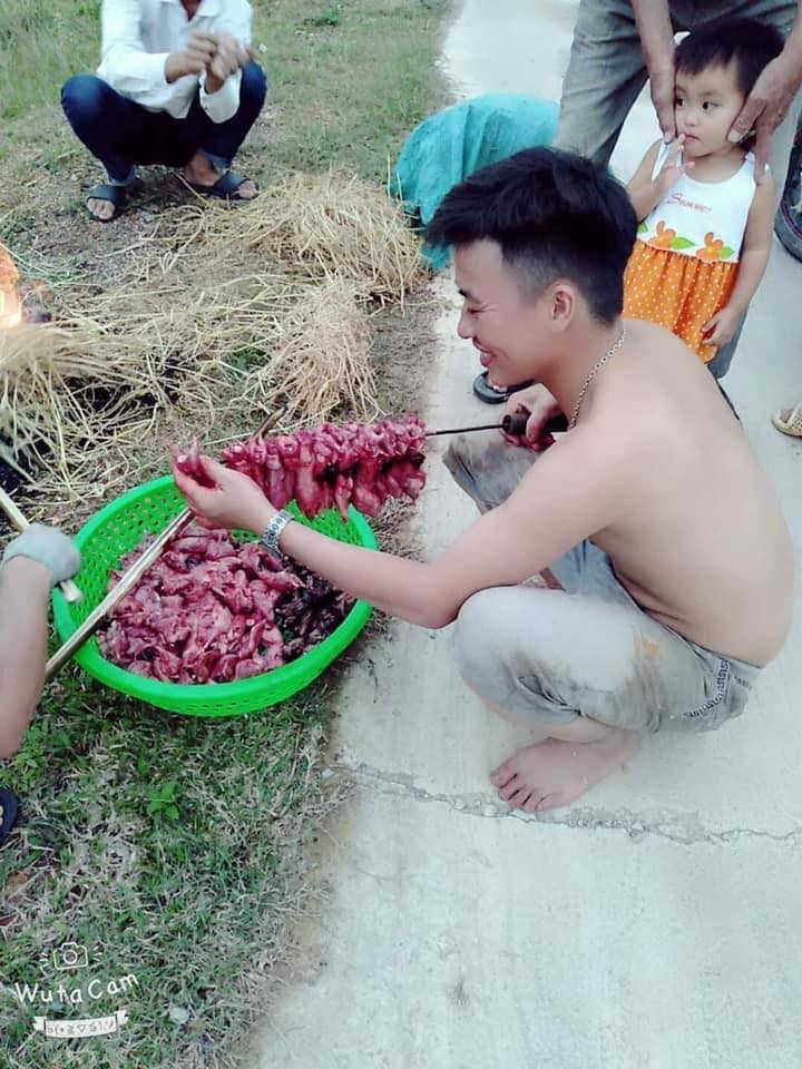 Món ăn này từng khiến những người "ngoại đạo" phải rùng mình khi nhìn thấy hay nhắc đến. Thế nhưng đối với người dân nơi đây, thịt chuột là món ăn thơm ngon, nhiều dinh dưỡng.