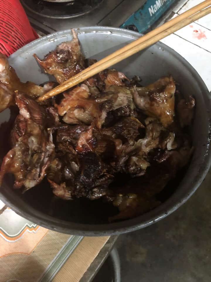 Thịt chuột có thể chế biến thành nhiều món như chuột rang sả ớt, chuột áp chảo, thịt chuột nướng chao, thịt chuột ướp lá chanh...