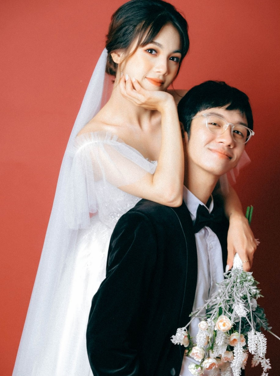 Mối nhân duyên này tưởng chừng như đã đứt đoạn, nếu như cả 2 không có cơ duyên gặp lại nhau vì công việc, cặp đôi tình cờ gặp lại nhau khi cùng làm việc trong 1 gameshow truyền hình.